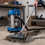 230V Wet and Dry Vacuum Cleaner with Stainless Steel Tank and Integrated Power Out-Take Socket, 30L, 1300W