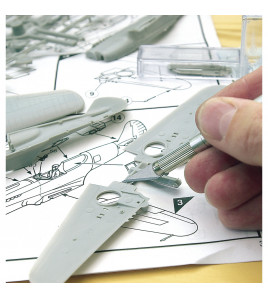 Modelling Knife with 5 Blades