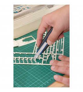 Retractable Knife with 12 Segment Blade, 9mm